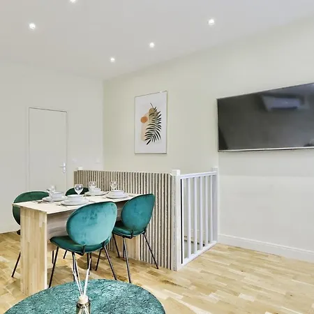 Cosy - Eiffel Tower Apartment Paris